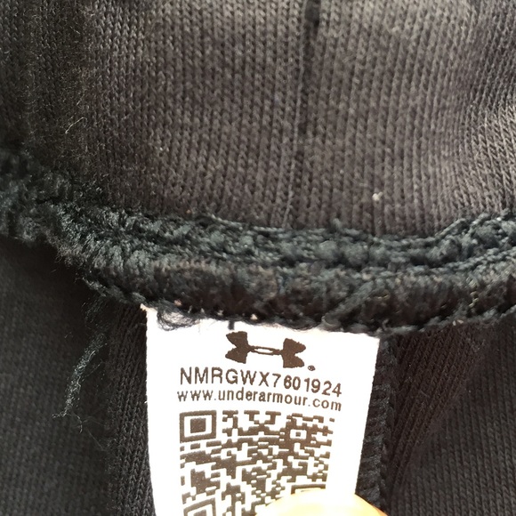 Under Armour || Fitted woman’s Black sweatpants size large - Picture 6 of 11